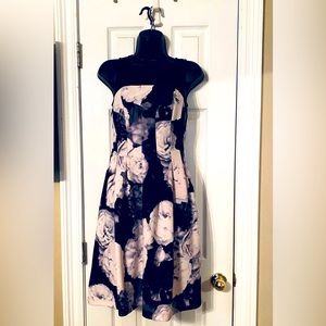 Calvin Klein Women’s Blk/White/Grey Floral Stretch Dress Size 4
